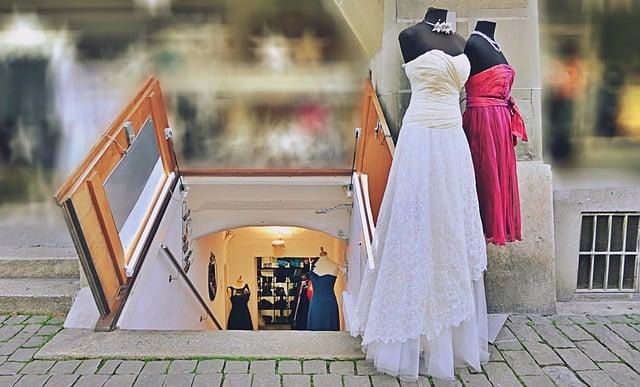 Důležitost detailů při zdobení svatebních dveří
