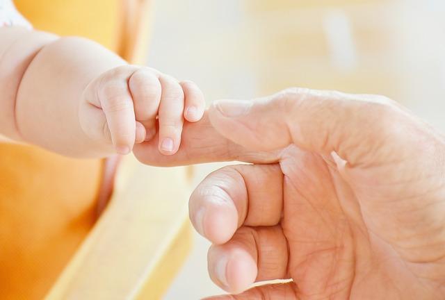 Jak se dítě ptá na rozvod: Důležitost otevřené komunikace